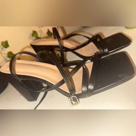 Black lace-up flat toe high heels - Picture 2 of 3